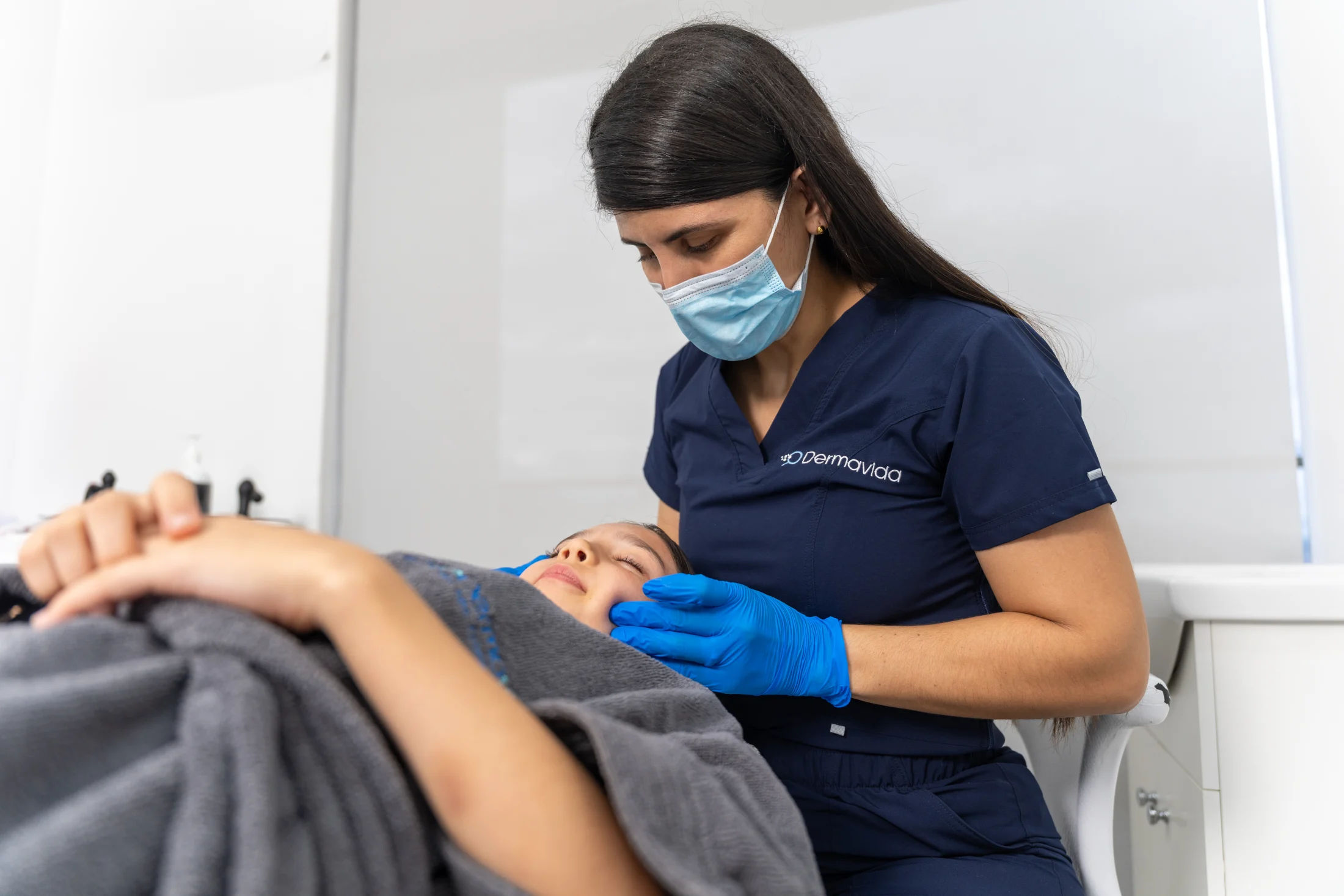 Sesión de fisioterapia y bienestar en Dermavida