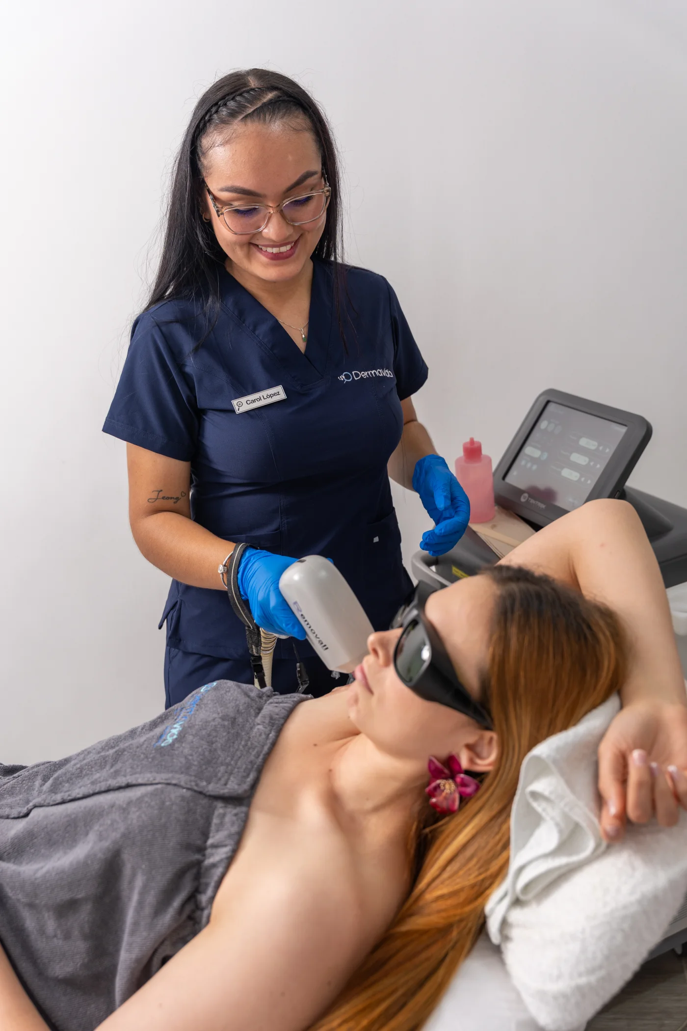 Sesión de depilación láser en Dermavida